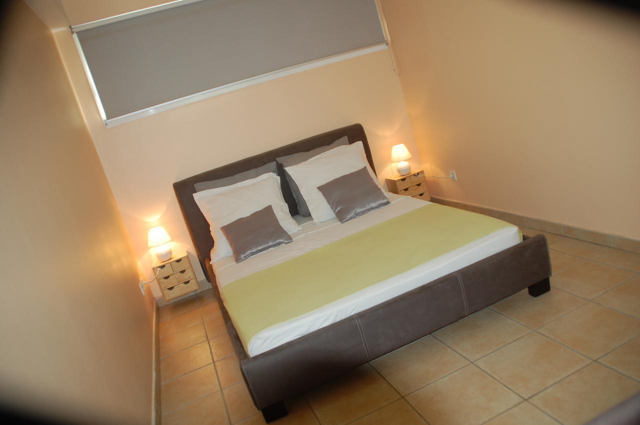 סן-פייר Appartement Meuble De Tourisme מראה חיצוני תמונה
